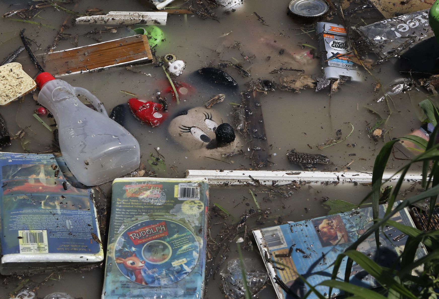 St. Charles County is cleaning up flood debris